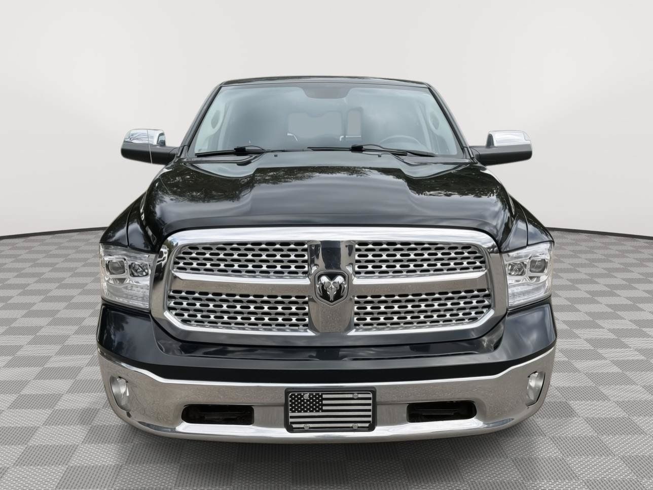 Used 2015 RAM 1500 Laramie w/ Convenience Group AWD/4WD image 2