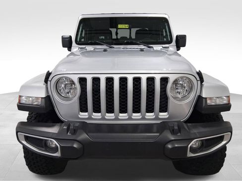 Used 2023 Jeep Gladiator Overland AWD/4WD image 2