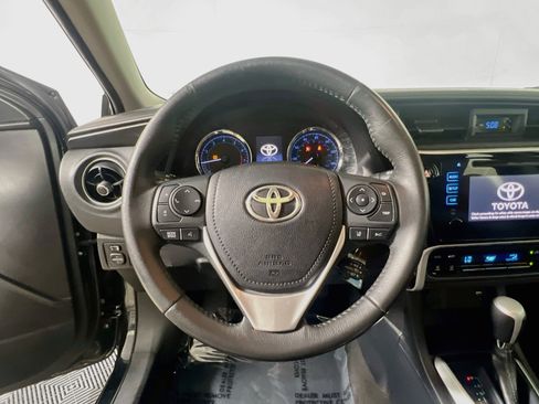 Used 2018 Toyota Corolla SE FWD image 18