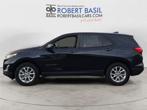 Used 2020 Chevrolet Equinox LS w/ LS Convenience Package image 2