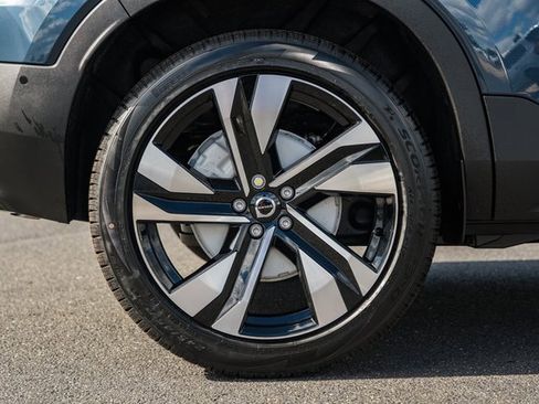 New 2026 Volvo XC40 B5 Ultra w/ Protection Package Premier image 18