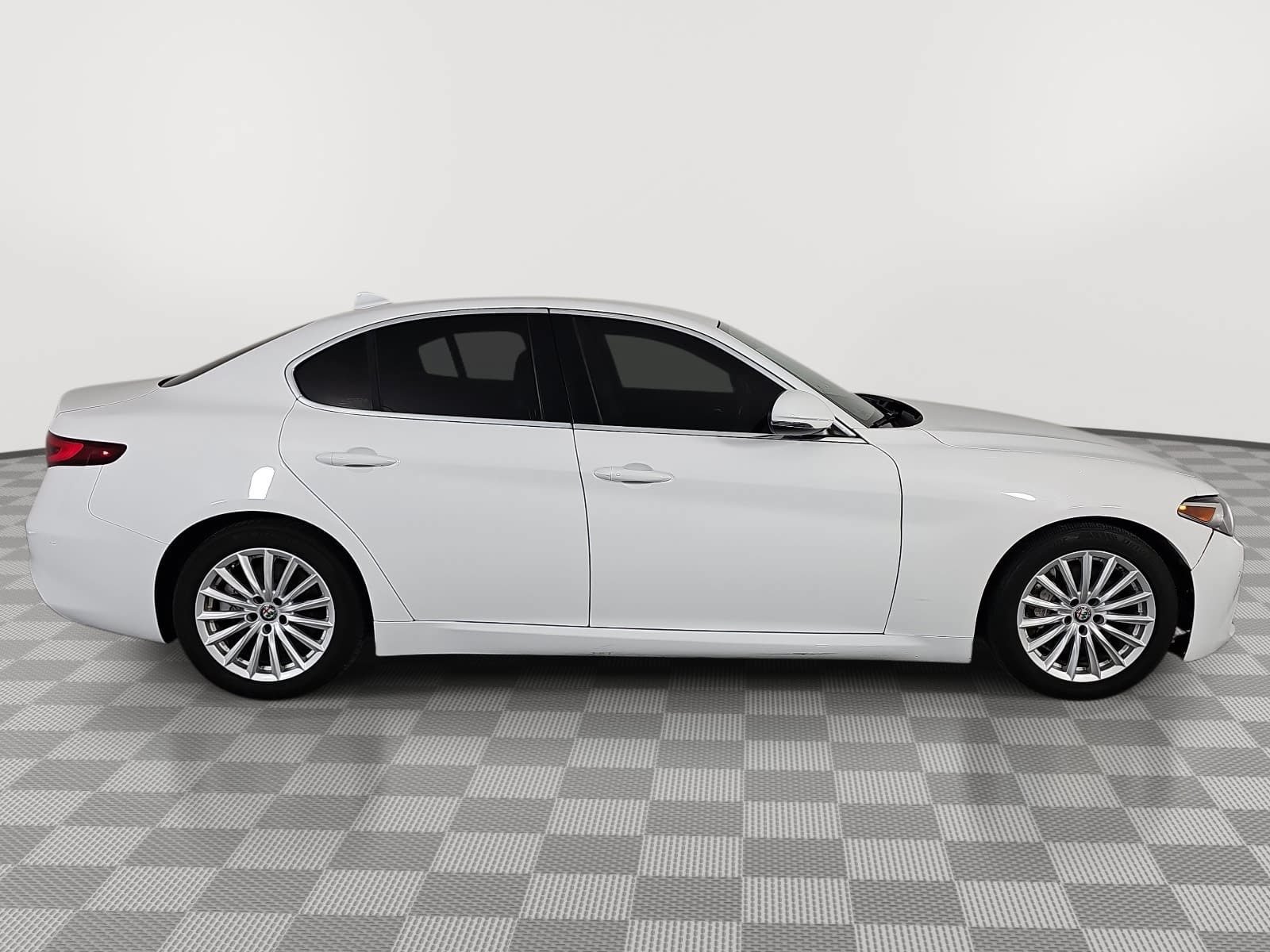 Used 2021 Alfa Romeo Giulia Sprint w/ Active Assist 1 Package RWD image 9