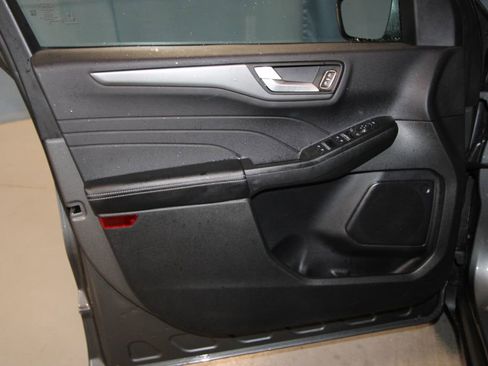 Used 2025 Ford Escape SE image 5