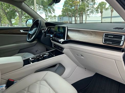 New 2026 Volkswagen Atlas SE FWD image 41