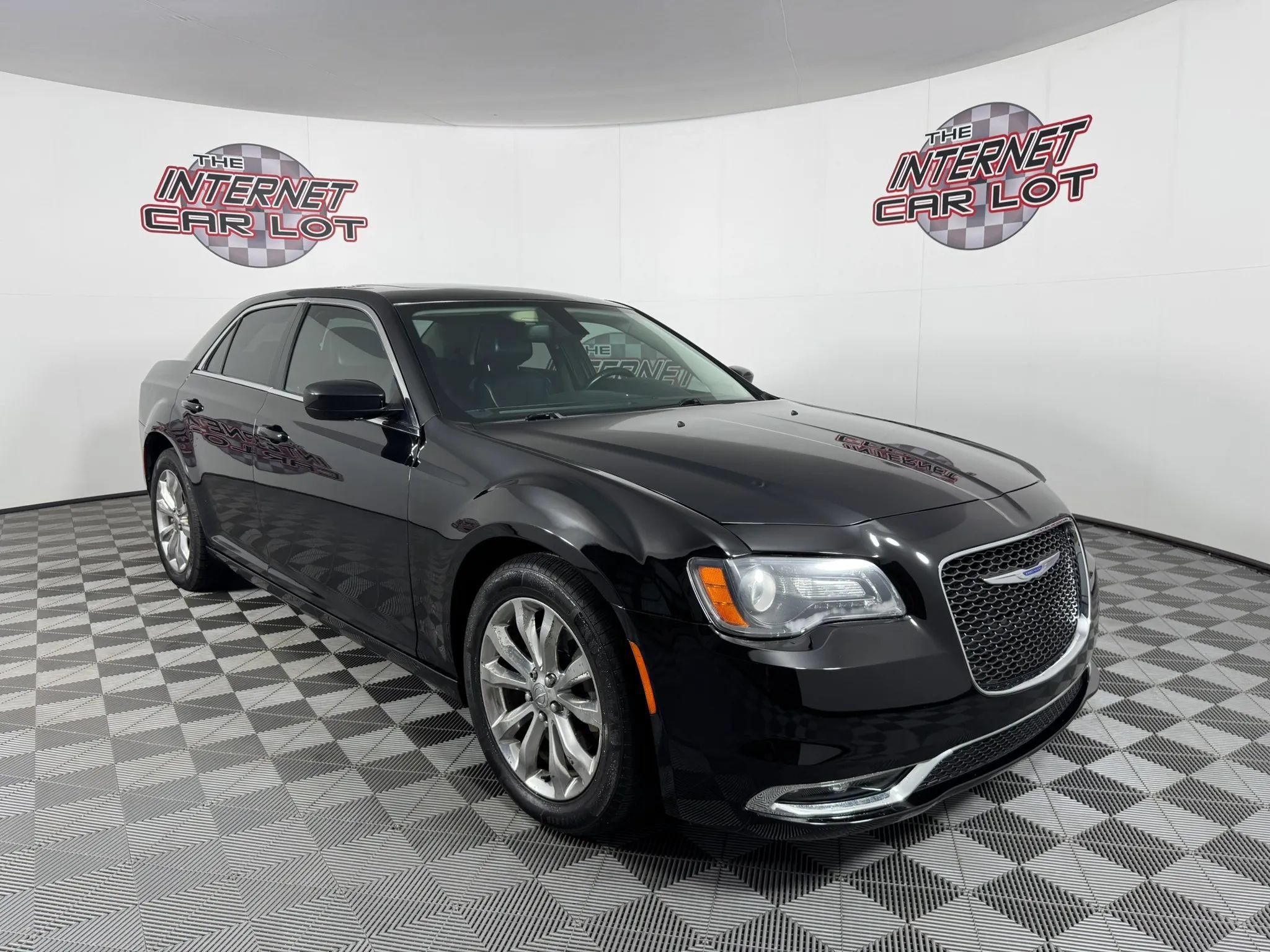 Used 2016 Chrysler 300 Limited AWD/4WD image 9