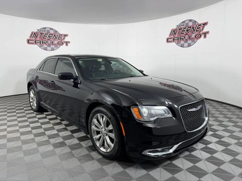 Used 2016 Chrysler 300 Limited AWD/4WD image 9