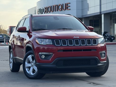 Used 2019 Jeep Compass Latitude w/ Popular Equipment Group image 3