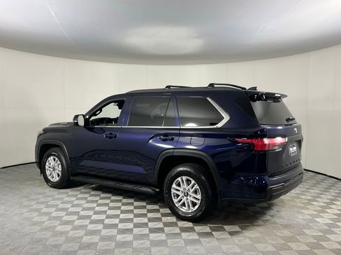 Used 2025 Toyota Sequoia SR5 w/ SR5 Premium Package image 9