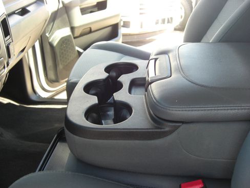 Used 2017 RAM 2500 SLT image 9