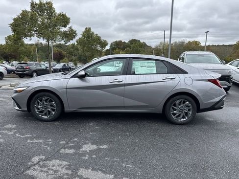 New 2026 Hyundai Elantra Blue image 4
