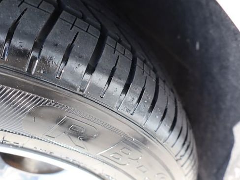 Used 2019 Chrysler Pacifica Limited w/ Advanced Safetytec Group FWD image 59