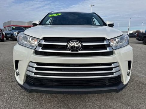 Used 2019 Toyota Highlander XLE image 10