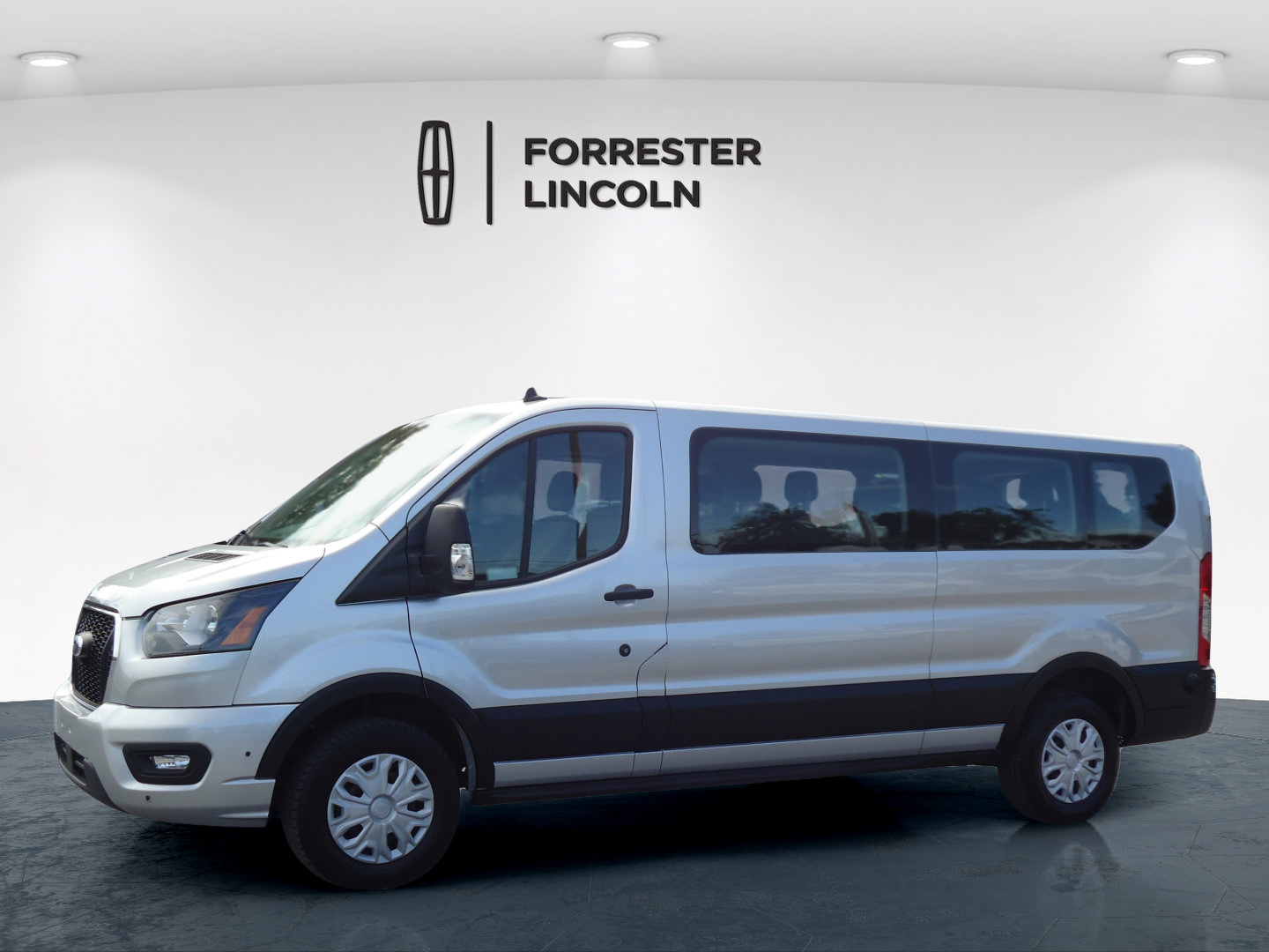 Used 2024 Ford Transit 350 XLT RWD image 6