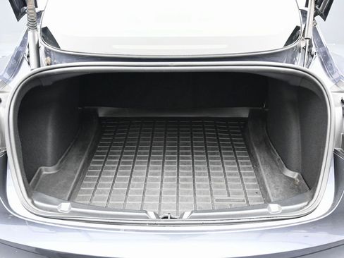 Used 2023 Tesla Model 3 Standard Range image 14