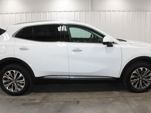 Used 2024 Buick Envision Preferred image 11