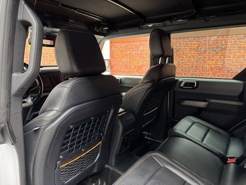 Used 2023 Ford Bronco Badlands image 27