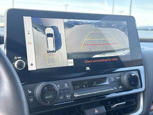 Used 2024 Toyota Grand Highlander XLE image 17