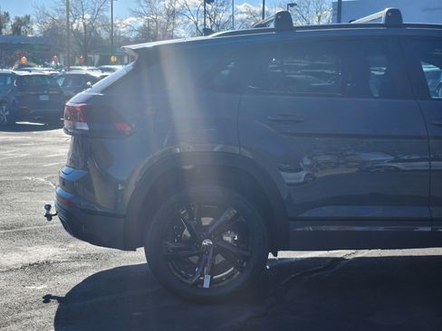 New 2026 Volkswagen Atlas Cross Sport SEL R-Line image 6