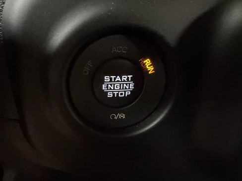 Used 2021 Jeep Gladiator Mojave AWD/4WD image 12