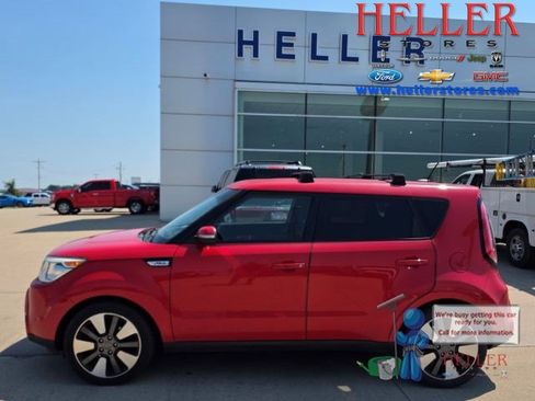 Used 2015 Kia Soul ! FWD image 1