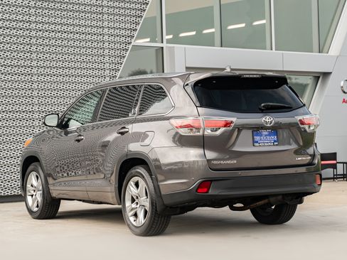 Used 2015 Toyota Highlander Limited Platinum AWD/4WD image 5