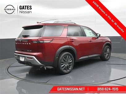 New 2025 Nissan Pathfinder SL w/ SL Premium Package