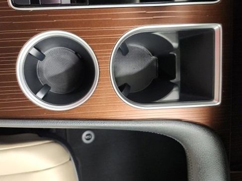 Certified 2022 Toyota Sienna XLE image 68