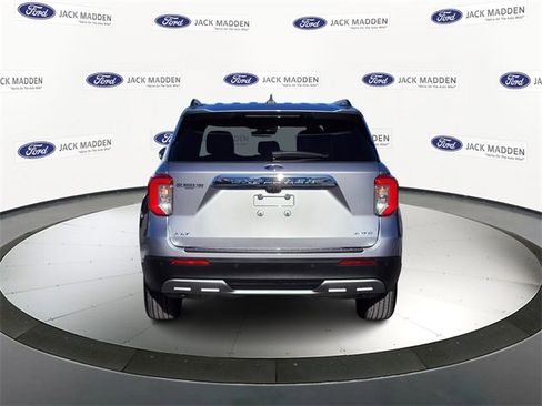 Certified 2022 Ford Explorer XLT w/ Equipment Group 202A image 4