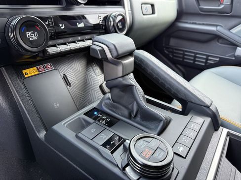 Certified 2025 Toyota 4Runner Trailhunter image 35