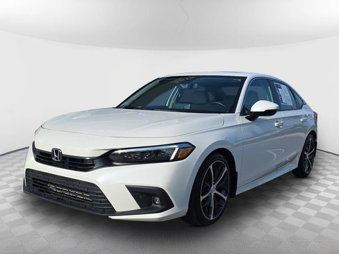 Used 2024 Honda Civic Touring image 4