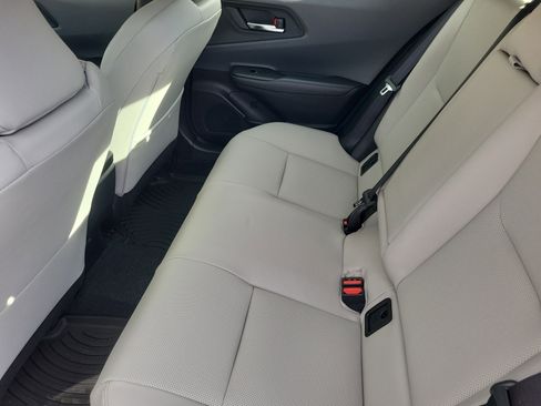 Certified 2025 Toyota Prius XLE image 21