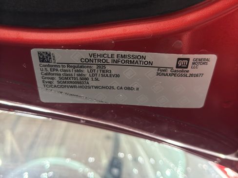 Used 2025 Chevrolet Equinox LT w/ Convenience Package II image 36