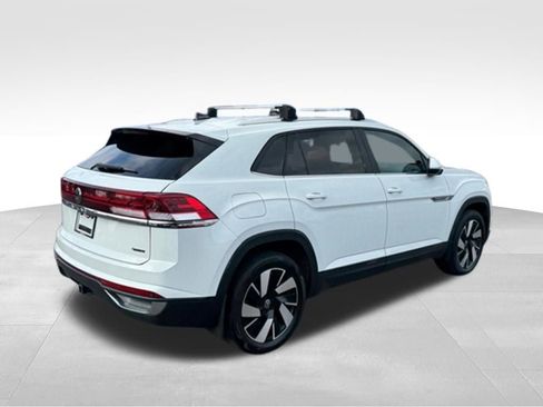 Used 2024 Volkswagen Atlas Cross Sport SE image 5
