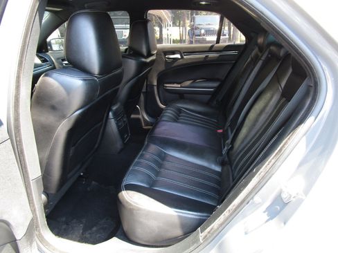 Used 2019 Chrysler 300 S image 22