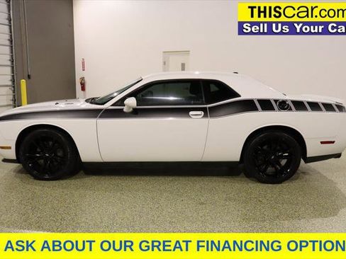 Used 2014 Dodge Challenger R/T image 4