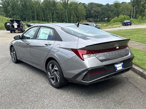 New 2025 Hyundai Elantra SEL image 7