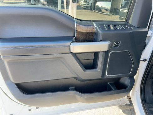 Used 2022 Ford F250 Lariat w/ Lariat Ultimate Package image 15