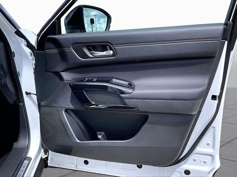 Used 2026 Nissan Pathfinder Platinum w/ Cargo Package FWD image 23