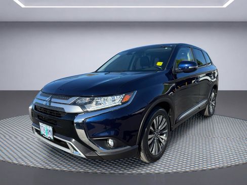 Used 2020 Mitsubishi Outlander SE FWD image 2
