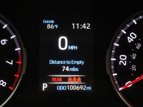 Used 2021 Toyota RAV4 LE FWD image 21