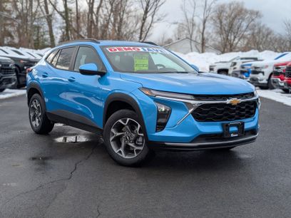 New 2025 Chevrolet Trax LT w/ LT Convenience Package