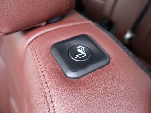 Used 2024 Kia Telluride EX w/ EX Captain's Chair Package image 47