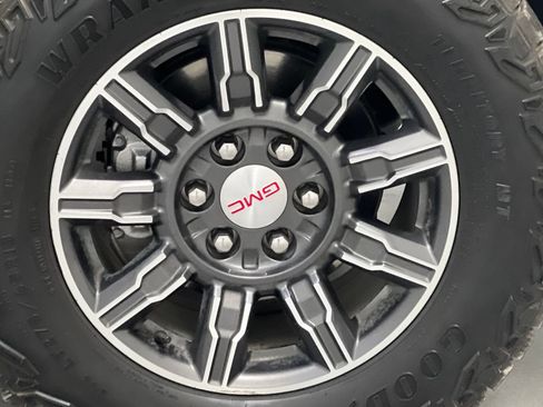 Used 2025 GMC Sierra 1500 AT4 AWD/4WD image 69