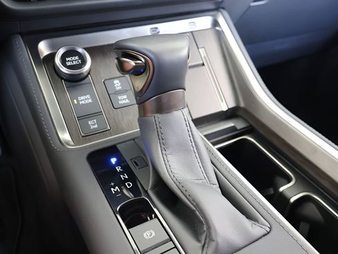 Used 2025 Lexus GX 550 w/ Cold Area Package AWD/4WD image 28