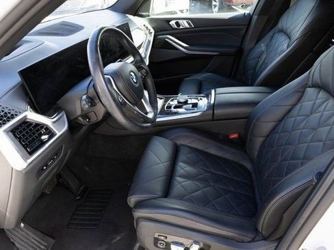 Used 2024 BMW X5 xDrive50e image 8