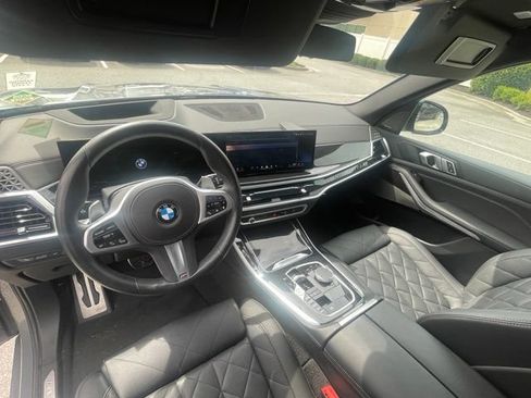 Used 2024 BMW X5 xDrive40i w/ M Sport Package AWD/4WD image 6