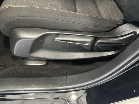 Used 2025 Honda HR-V Sport image 27