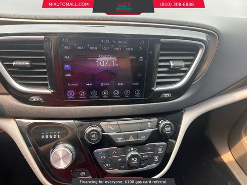 Used 2017 Chrysler Pacifica Touring-L Plus FWD image 13