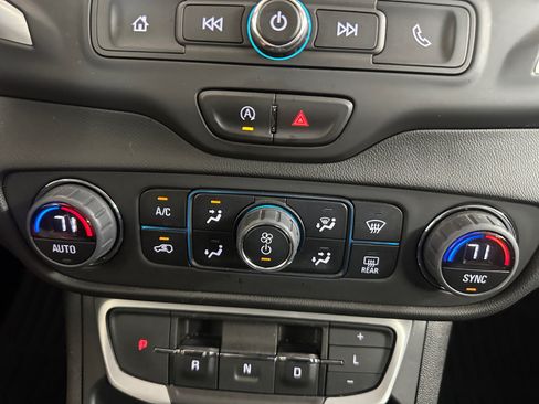 Certified 2023 GMC Terrain SLE w/ Driver Convenience Package FWD image 18