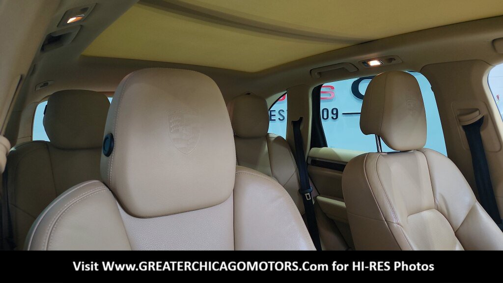 Used 2014 Porsche Cayenne Platinum Edition AWD/4WD image 38